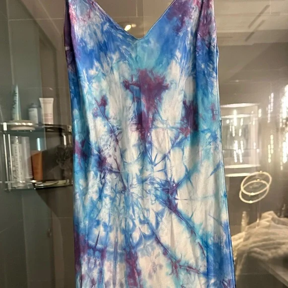 DANNIJO Vivid Tie-Dye Maxi Dress - Blue and White - Picture 4 of 7